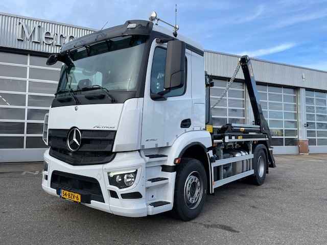 Mercedes-Benz Actros 2040L HYVA Portaalarm 14T | Afstandsbediening | Milieuzones |